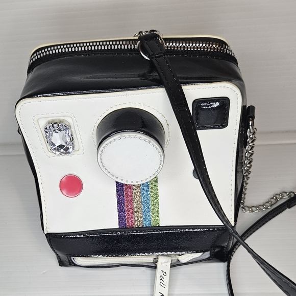 Betsey Johnson Oh Snap Kitsch polaroid camera crossbody bag purse - Picture 5 of 10